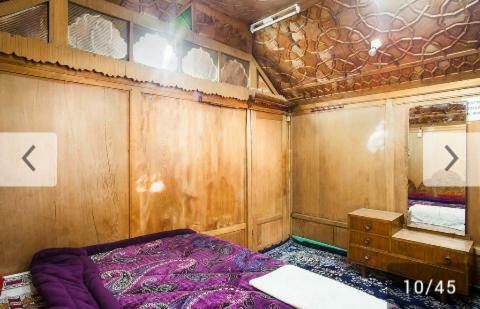 S Group Of Houseboat