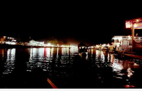 S Group Of Houseboat