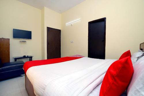 Oyo 8670 Hotel Usha Palace