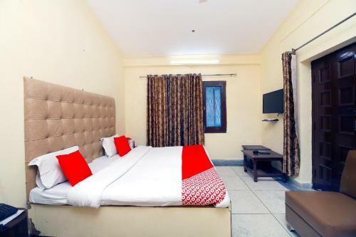 Oyo 8670 Hotel Usha Palace