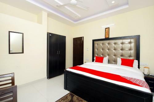 Oyo 8670 Hotel Usha Palace