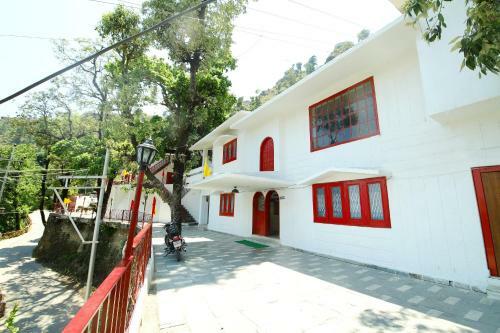 Oyo 8670 Hotel Usha Palace