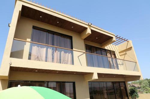 Luxury Pool Villa Malavali