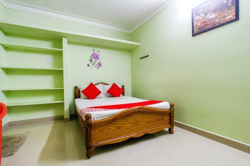 Hotel Oyo 44306 Kanish Home Stay
