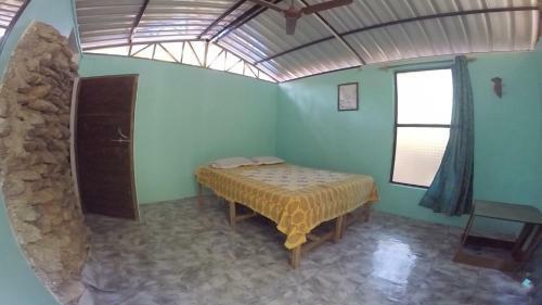 Hostal Maggies Ecohut 2