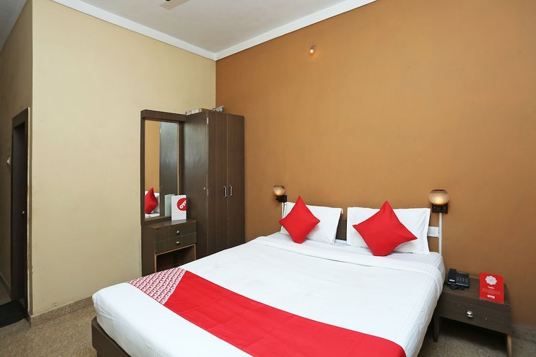Oyo 12777 Hotel Classic