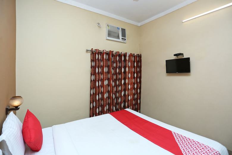 Oyo 12777 Hotel Classic