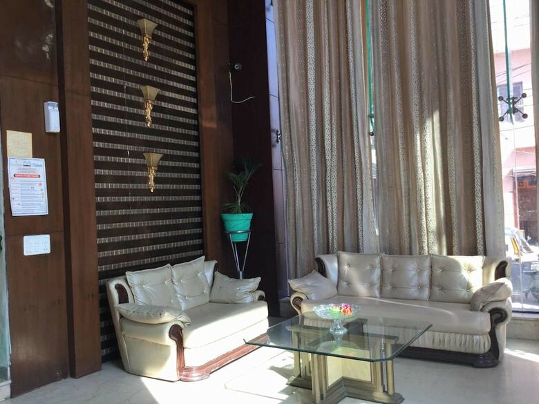Hotel Opulence
