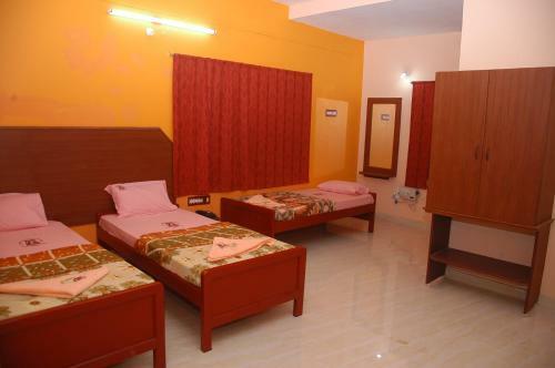Hotel Venkkatramanaa Residency