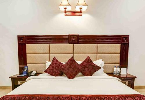 Golden Chariot Vasai Hotel