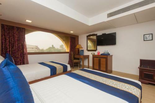 Golden Chariot Vasai Hotel