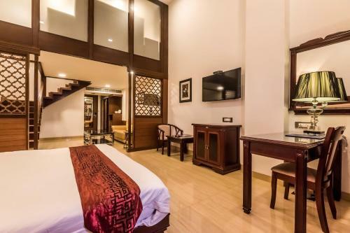 Golden Chariot Vasai Hotel