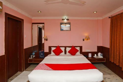 Hotel Oyo 18681 Amrapalli Resorts
