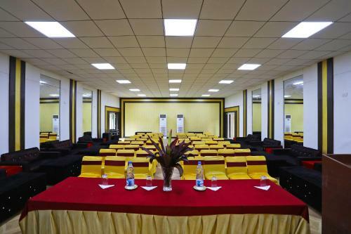 Hotel Oyo 18681 Amrapalli Resorts