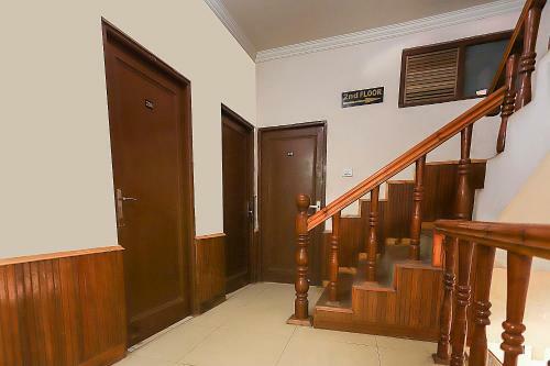 Hotel Oyo 60812 Ocimum Palace