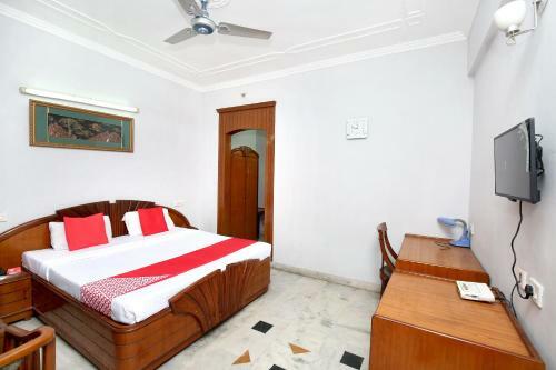 Oyo 14754 Hotel Ashish
