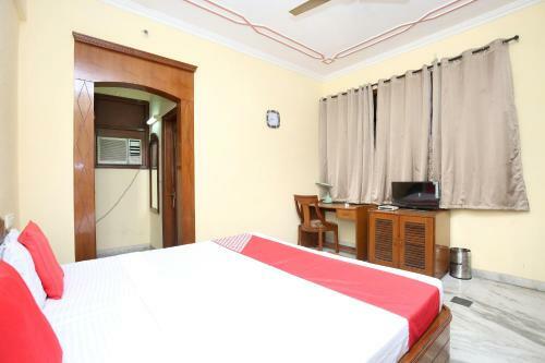 Oyo 14754 Hotel Ashish