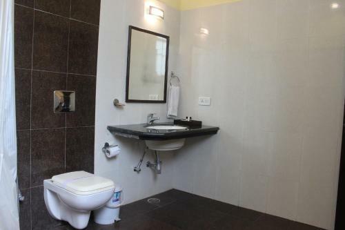 Hotel Om Rudrapriya Holiday Resort