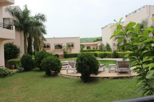 Hotel Om Rudrapriya Holiday Resort