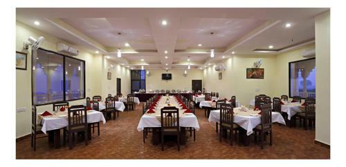 Hotel Om Rudrapriya Holiday Resort