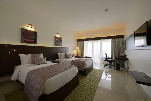 Hotel Naveen Lakeside