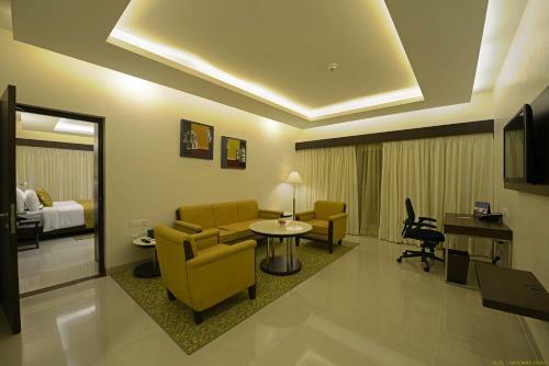 Hotel Naveen Lakeside