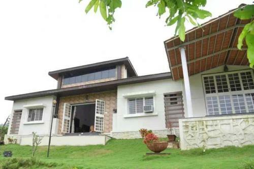 Four Bhk Villa With Spectacular View