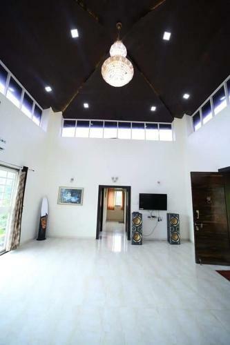 Four Bhk Villa With Spectacular View
