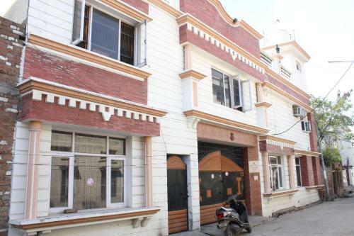 Hostal Rama House