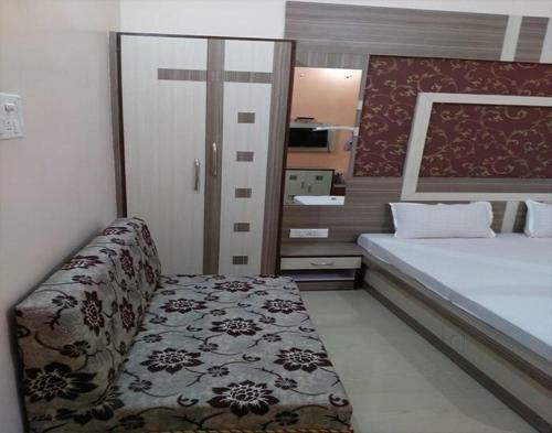 Hotel Rk Residency