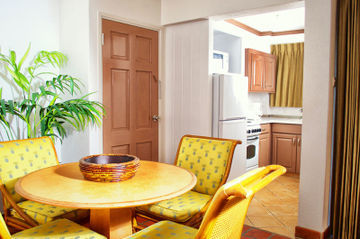 Hotel Travellers Palm