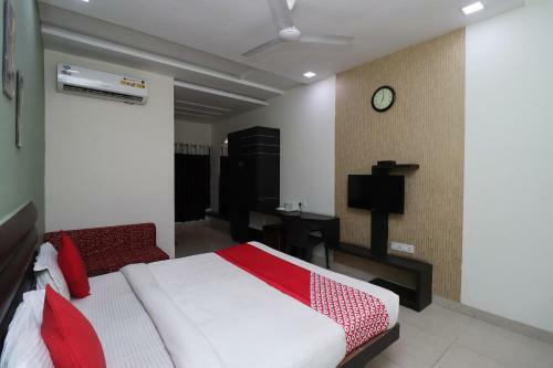 Oyo 8173 Hotel Singh Palace