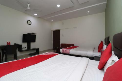 Oyo 8173 Hotel Singh Palace