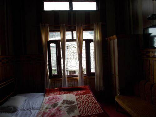 Hotel Sarovar Mall Road Nainital