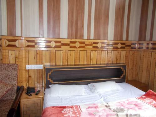Hotel Sarovar Mall Road Nainital