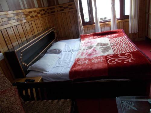 Hotel Sarovar Mall Road Nainital