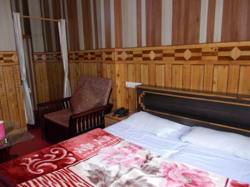 Hotel Sarovar Mall Road Nainital