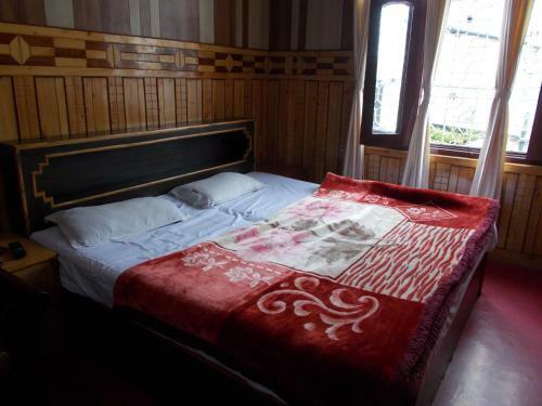 Hotel Sarovar Mall Road Nainital