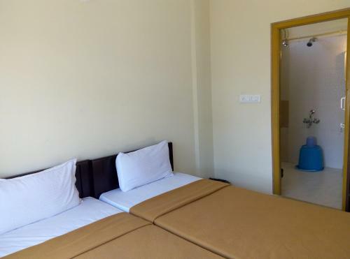 Hotel Suvarna Compact