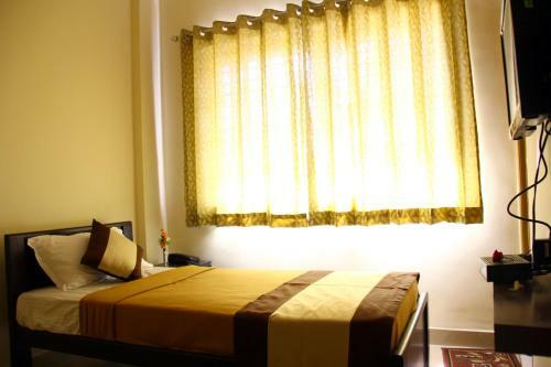 Hotel Suvarna Compact