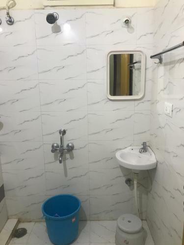 Hotel Suvarna Compact
