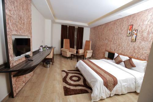 Hotel The Royal Paradise