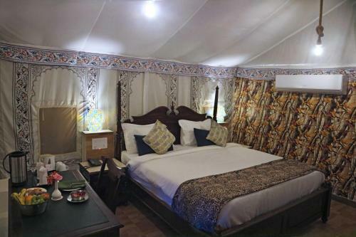 Hotel Gir Lion Safari Camp, Sasan Gir