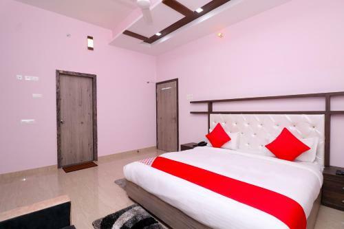 Oyo 23416 Maharaja Hotel