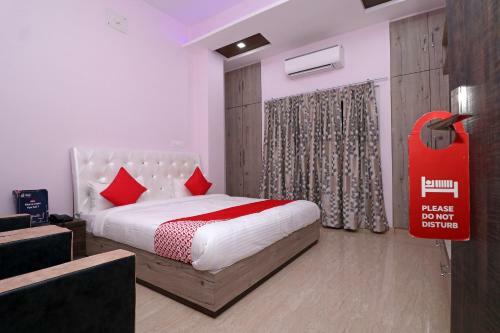 Oyo 23416 Maharaja Hotel