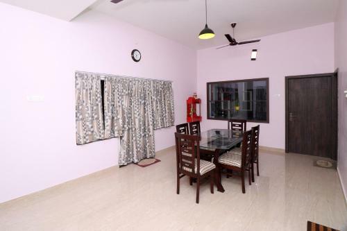 Oyo 23416 Maharaja Hotel