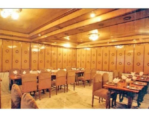 Hotel Comfortable Rooms Fitted With Modern Amenities