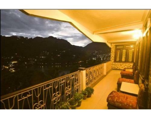 Hotel Comfortable Rooms Fitted With Modern Amenities