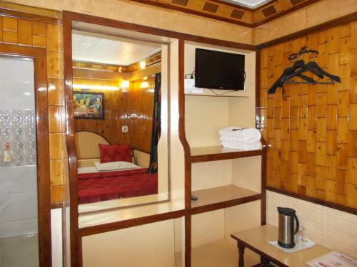 Hotel Comfortable Rooms Fitted With Modern Amenities
