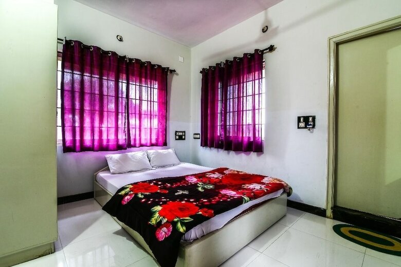 Hostal Holiday Inn Home